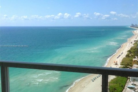 Copropriété à louer à Sunny Isles Beach, Floride: 2 chambres, 150.78 m2 № 78673 - photo 1