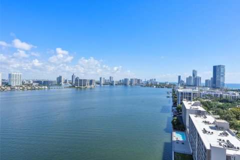 Condominio en venta en Sunny Isles Beach, Florida, 2 dormitorios, 118.45 m2 № 1215669 - foto 6