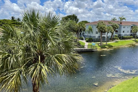 Appartement à louer à Pembroke Pines, Floride: 2 chambres, 92.9 m2 № 1360433 - photo 2