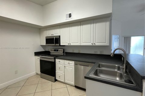 Apartamento en alquiler en Pembroke Pines, Florida, 2 dormitorios, 92.9 m2 № 1360433 - foto 10