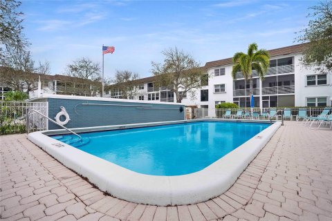 Copropriété à vendre à Pompano Beach, Floride: 2 chambres, 92.9 m2 № 1221339 - photo 8