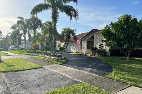 Villa ou maison à vendre à Margate, Floride: 3 chambres, 176.14 m2 № 1221214 - photo 12