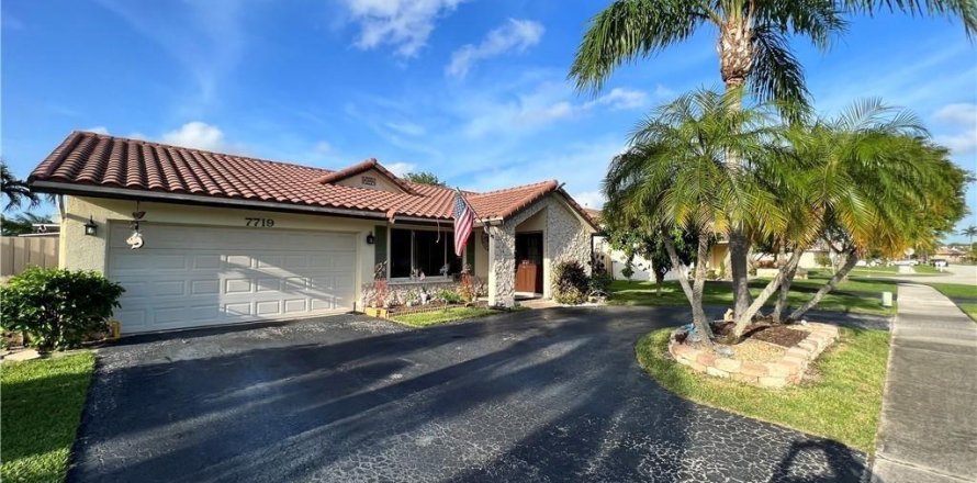 Villa ou maison à Margate, Floride 3 chambres, 176.14 m2 № 1221214