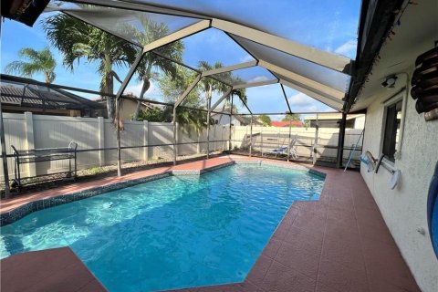 Casa en venta en Margate, Florida, 3 dormitorios, 176.14 m2 № 1221214 - foto 2