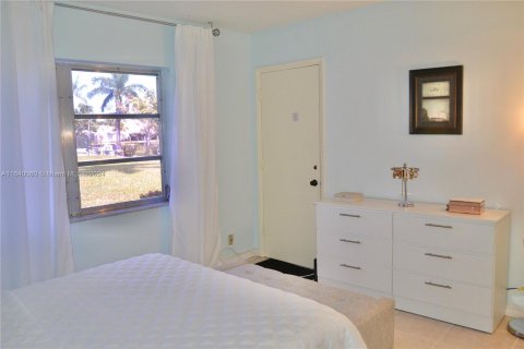 Condo in Deerfield Beach, Florida, 2 bedrooms  № 1316527 - photo 23