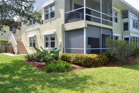 Condo in Deerfield Beach, Florida, 2 bedrooms  № 1316527 - photo 3