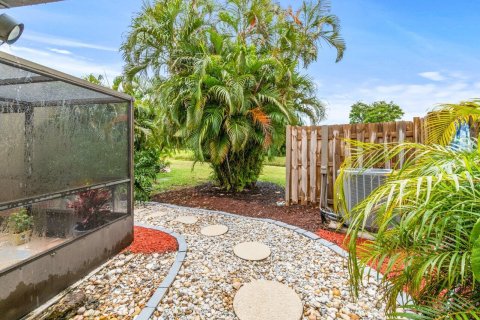 Townhouse in Boynton Beach, Florida 2 bedrooms, 120.96 sq.m. № 1178213 - photo 9