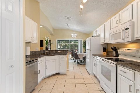 Villa ou maison à vendre à Kissimmee, Floride: 4 chambres, 210.8 m2 № 1350158 - photo 17