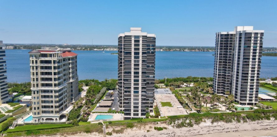 Condominio en Riviera Beach, Florida, 2 dormitorios  № 1179757