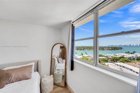 Condo in Miami Beach, Florida, 1 bedroom  № 1189193 - photo 12