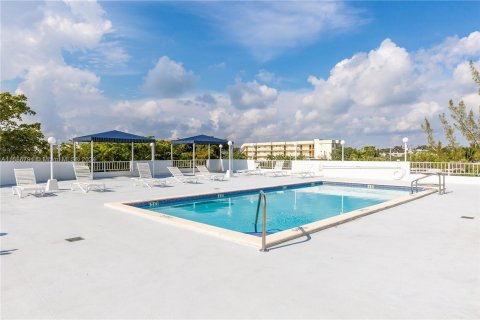 Condo in Miami Beach, Florida, 1 bedroom  № 1189193 - photo 30