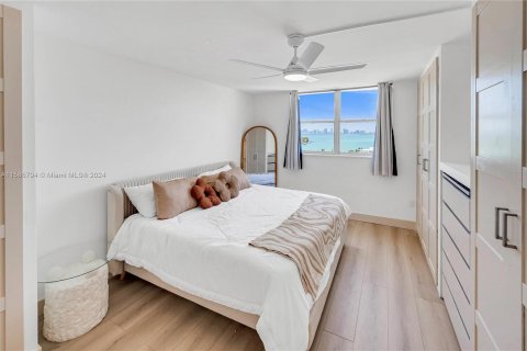 Condo in Miami Beach, Florida, 1 bedroom  № 1189193 - photo 11