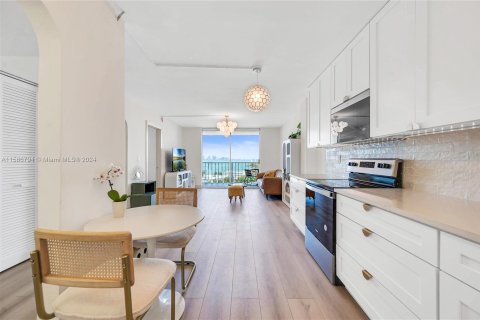 Condo in Miami Beach, Florida, 1 bedroom  № 1189193 - photo 4