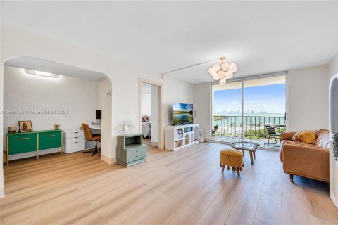 Condo in Miami Beach, Florida, 1 bedroom  № 1189193 - photo 8