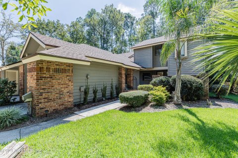 Villa ou maison à louer à Orange Park, Floride: 2 chambres, 163.97 m2 № 772726 - photo 1