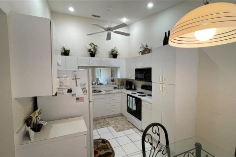 Condo in Sarasota, Florida, 2 bedrooms  № 1394501 - photo 7