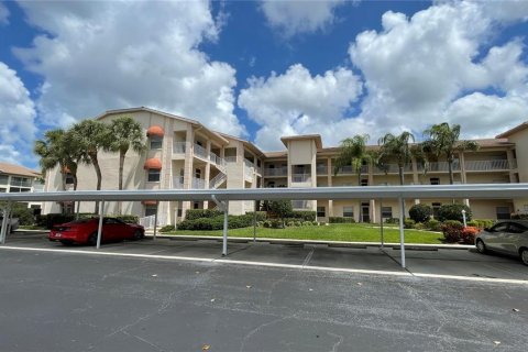 Condo in Sarasota, Florida, 2 bedrooms  № 1394501 - photo 1