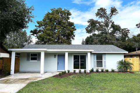 Casa en venta en Leesburg, Florida, 4 dormitorios, 123.56 m2 № 1394658 - foto 1