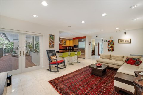 Casa en venta en Coral Gables, Florida, 5 dormitorios, 239.87 m2 № 1095686 - foto 25