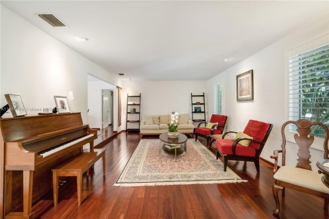 Casa en venta en Coral Gables, Florida, 5 dormitorios, 239.87 m2 № 1095686 - foto 3