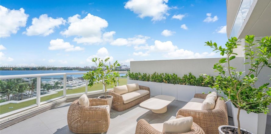 Condo in Miami Beach, Florida, 2 bedrooms  № 1391707