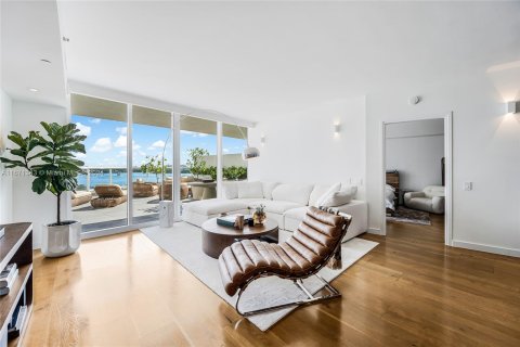 Condo in Miami Beach, Florida, 2 bedrooms  № 1391707 - photo 4