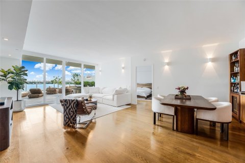 Condo in Miami Beach, Florida, 2 bedrooms  № 1391707 - photo 10