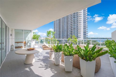 Condo in Miami Beach, Florida, 2 bedrooms  № 1391707 - photo 12