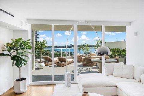 Condo in Miami Beach, Florida, 2 bedrooms  № 1391707 - photo 8