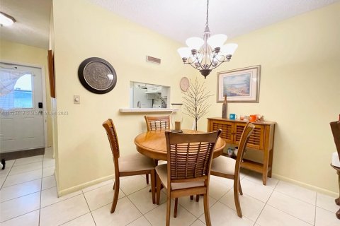 Condominio en venta en Lauderdale Lakes, Florida, 2 dormitorios, 87.7 m2 № 627108 - foto 7