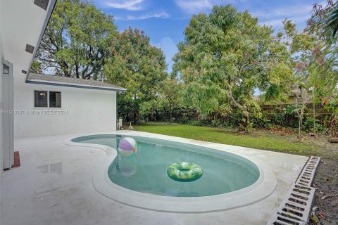 Villa ou maison à vendre à Lauderhill, Floride: 4 chambres, 123.75 m2 № 1092156 - photo 1