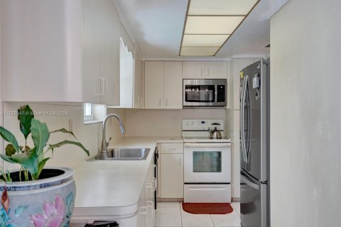 Casa en venta en Lauderhill, Florida, 4 dormitorios, 123.75 m2 № 1092156 - foto 18