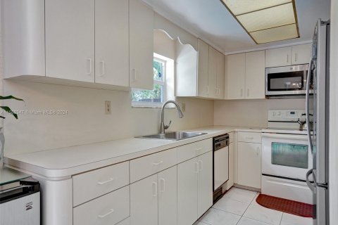Casa en venta en Lauderhill, Florida, 4 dormitorios, 123.75 m2 № 1092156 - foto 17