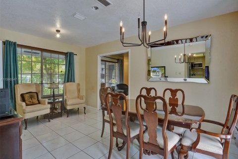 Villa ou maison à vendre à Lauderhill, Floride: 4 chambres, 123.75 m2 № 1092156 - photo 22