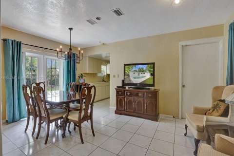 Villa ou maison à vendre à Lauderhill, Floride: 4 chambres, 123.75 m2 № 1092156 - photo 20