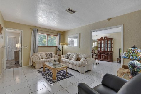 Villa ou maison à vendre à Lauderhill, Floride: 4 chambres, 123.75 m2 № 1092156 - photo 12