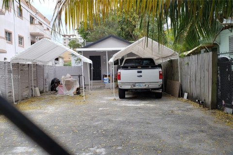 House in Miami, Florida 3 bedrooms, 85.28 sq.m. № 993564 - photo 3