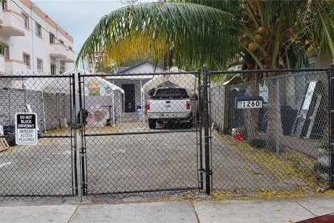 House in Miami, Florida 3 bedrooms, 85.28 sq.m. № 993564 - photo 20