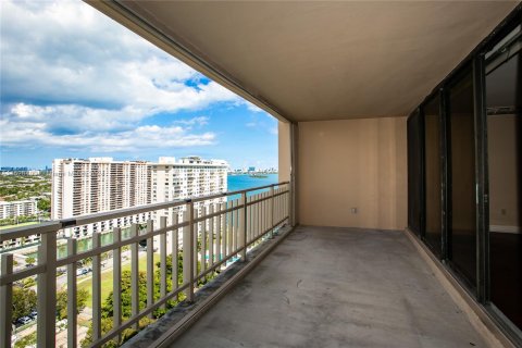Condominio en venta en Miami, Florida, 2 dormitorios, 152.17 m2 № 993640 - foto 2