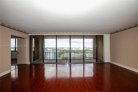 Condominio en venta en Miami, Florida, 2 dormitorios, 152.17 m2 № 993640 - foto 4