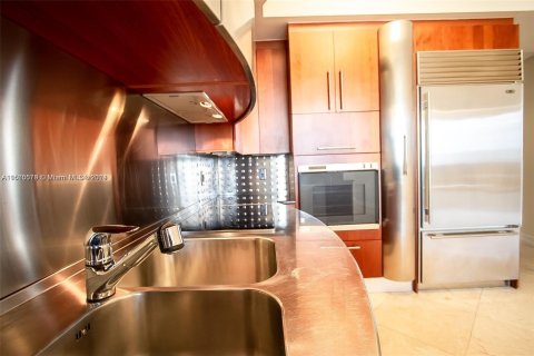 Condo in Sunny Isles Beach, Florida, 1 bedroom  № 1102644 - photo 12