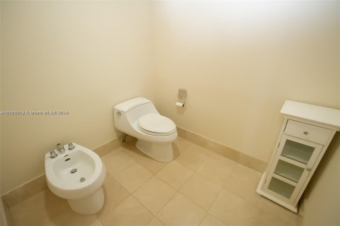 Copropriété à vendre à Sunny Isles Beach, Floride: 1 chambre, 108.51 m2 № 1102644 - photo 17