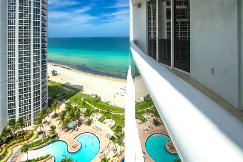 Condo in Sunny Isles Beach, Florida, 1 bedroom  № 1102644 - photo 4