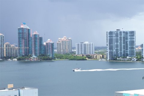 Condo in Sunny Isles Beach, Florida, 1 bedroom  № 1102644 - photo 5