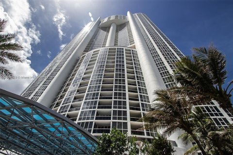 Copropriété à vendre à Sunny Isles Beach, Floride: 1 chambre, 108.51 m2 № 1102644 - photo 1