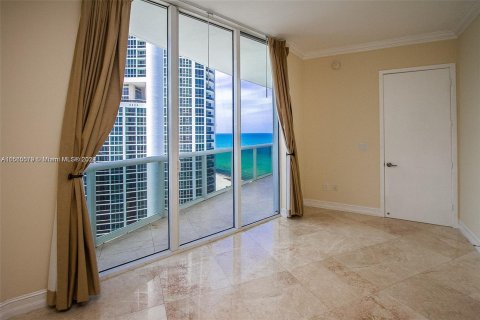 Condo in Sunny Isles Beach, Florida, 1 bedroom  № 1102644 - photo 9