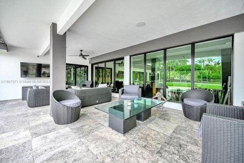 Villa ou maison à vendre à Miami, Floride: 6 chambres, 320.42 m2 № 1387977 - photo 15