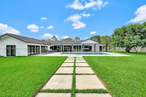 Villa ou maison à vendre à Miami, Floride: 6 chambres, 320.42 m2 № 1387977 - photo 3