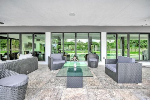 Villa ou maison à vendre à Miami, Floride: 6 chambres, 320.42 m2 № 1387977 - photo 13