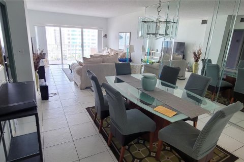 Copropriété à vendre à Hallandale Beach, Floride: 1 chambre, 80.82 m2 № 1331090 - photo 5